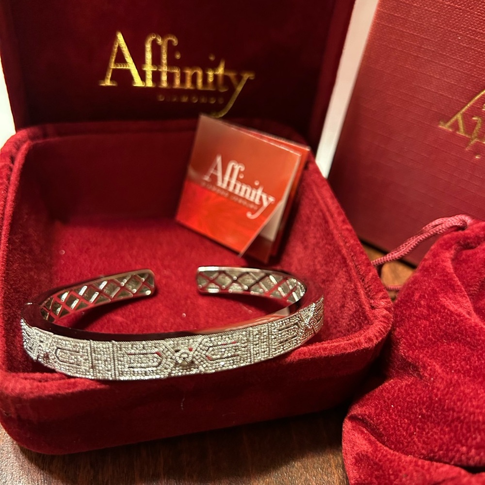 Silver Twisted Cuff Bracelet with Gemstone Centerpiece